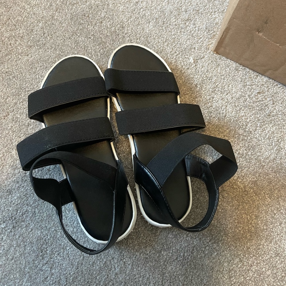 Sandals black and white flats